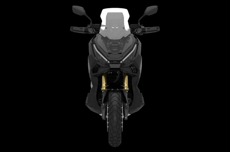 Priced at Rs 11.90 lakh, it is priced similarly to the BMW C 400 GT Priced at Rs 11.90 lakh, it is priced similarly to the BMW C 400 GT